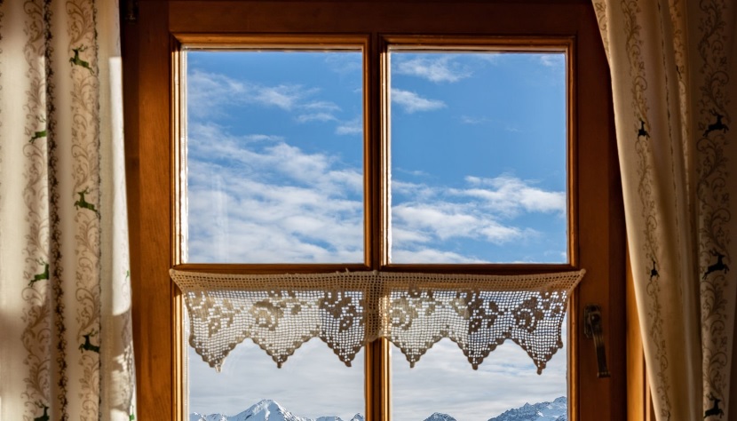 Jakie są wymagania dotyczące montażu kantówki okiennej z drewna klejonego?