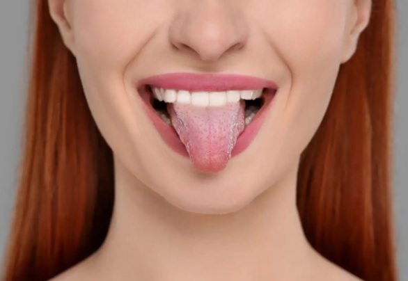 Jak ograniczyć ból podczas jedzenia z pleśniawkami?